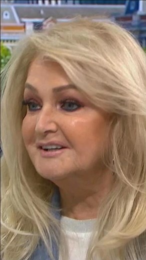 I met Muhammad Ali in 1978 on the David Frost Show. We exchanged autographs 📝