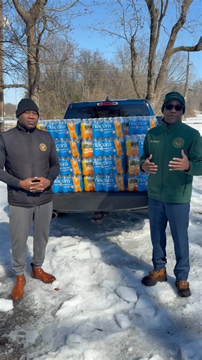 Statement from Mayor Errick D. Simmons in Providing Assistance to Hollandale and Arcola “Even in the storm, God reminds us that we are never alone — He sends helpers, hope, and healing right on time. In tough times, we show up for our brothers and sisters in need. I am grateful to Chief Ruben Brown and the Greenville Fire Department, Walmart, Carlos Brothers, Jaribu Hill and the Mississippi Workers Center for Human Rights, and our many city, county, and regional partners for stepping up to assis