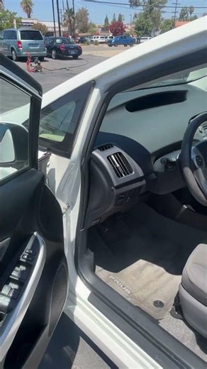 2014 Toyota Prius Two Hatchback 4D - $9,999