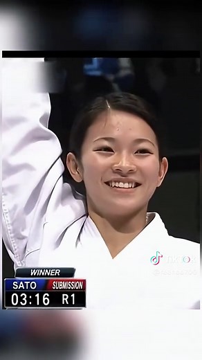 【片手一本】世にも珍しい関節技で勝利する合気道女子 #異種格闘技戦 #mma