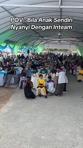 1st time anak sendiri sepentas perform berduet dgn @official_inteam 🤗 Alhamdulillah terima kasih & tahniah Karnival 40 Tahun Hira’ di Jeram Selangor atas jemputan buat kami pada Sabtu yg lalu. All d best & selamat berjaya buat anakanda Saifuddin & rakan2 dlm SPM 2025 🤲🏻 Bittaufiq wan najah. Barakallahufikum 👍🏻 | Syah Inteam