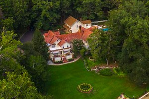 Mansion where Al Capone used to hide out could be yours for a cool $1.75M