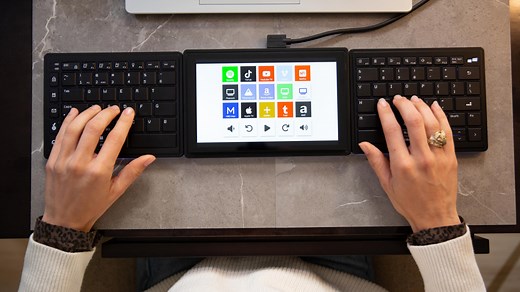 Finally, a Keyboard That Actually Keeps Keeps Your Wrists Comfortable While Typing