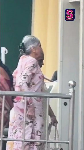 Sushila Charak Visits Hospital to Check on Salim Khan Amid Health Concerns | Bollywood | N18S