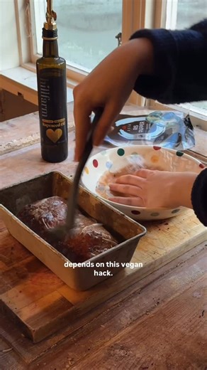 Verity Hall on Instagram: "An absolute *must* for any fake meat centrepiece🎄 Fake meats can be hit or miss, but this hack will deliver a crunchy skin, moist roast and delicious umami flavours… and it couldn’t be easier. It’s so simple. 20 mins before end of cooking time: Cup of nearly boiling water, add a vegan chicken stock cube - or a similar spice blend and stir. Dip in your rice paper until soft - usually takes about 60 seconds. Drape over your meat, or wrap and secure with folds or cloves.