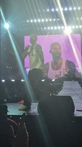Maroon 5 - Love Somebody (São Paulo, Love Is Like World Tour)