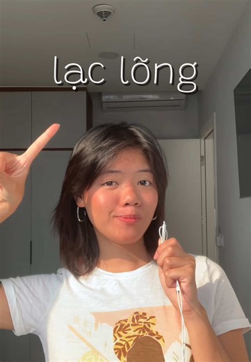 Feeling Lạc Lõng: Understanding a Vietnamese Emotion