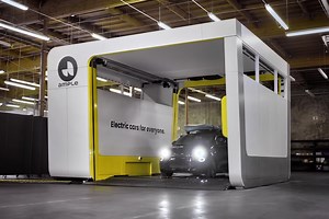 Robotic electric car battery swapping station unveiled — 5 minutes from empty to full