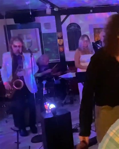 Sweet Caroline #livemusic