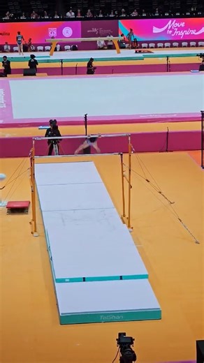 624K views · 3.7K reactions | Elaiza Andriel Yulo took the Uneven Bars at the 53rd FIG Artistic Gymnastics World Championship on October 21, 2025 at the Indonesia Arena in Jakarta. Yulo scored 9.5 but failed to make it to the finals. She said she will cheer for her brother, Carlos, for the finals of the floor and vault events. | via Wendy Palomo | ABS-CBN News | Facebook