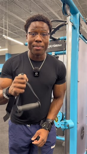 CantStopBruce👨‍🚀 on Instagram: "lifting straps with a ring built in are a game changer. No more awkward grip on cable lateral raises or tricep pushdowns, just clip and go. Makes isolation work so much smoother. #fitness #liftingstraps #workout #fitnesstips #gym #gymtok #gymtips #gymworkout #fitnesscoach #fitnessmotivation"