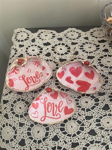 Set of 3 Decoupaged Clam Shell Jewelry Trinket Ring Dishes. Pink & White With Red Hearts. Valentine’s Day Gift Anniversary or Engagement - Etsy