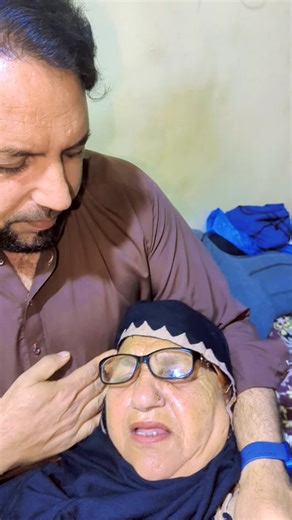 Heartfelt Love in a TikTok Live Moment