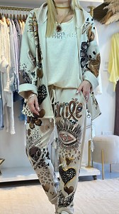 5.8K views · 249 reactions | OK❕este conjunto NO DA MAS Te esta esperando en nuestro local ❣️Villa General Belgrano,Ojo de Agua 76 y en nuestra tienda online ️Soypoupee.com.ar Hasta 6 cuotas SIN INTERES y ENVIO GRATIS superando los $100.000 a través de la web 341-7484445 / 341-6486069 | Poupée | Facebook