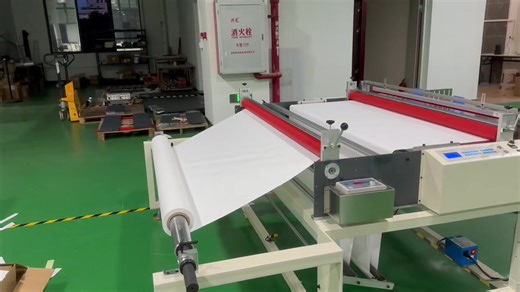 Plastic film/papers roll to sheet unwinding cutter #sheet #sheetcutting #sheeting #papercutting #papercut #cuttingmachine #slittingmachine #rotarycutting #slitter #papercuttingmachine #wrapping #printing #packaging #wrappingpaper #giftpaper #foodpaper #bakingpaper #butterpaper #papers #PET #blownfilm #PVC #cuttingequipment #machinery #manufacturing #printing #packaging