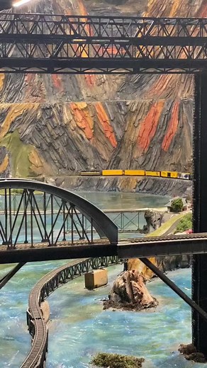 Take a look at the incredible model train layout at Northlandz, the world's largest! It's a sight to behold🚂👌. The Northlandz model train layout is a must-see for anyone who loves trains or models💖🎉. #Northlandz #NorthlandzModelTrainLayout #WorldsLargestModelTrainLayout #Tourist #ModelTrains #Trains #MiniatureWorld #NewJersey #Flemington #Travel #Vacation #FamilyFun #Educational #MustSee | Northlandz Miniature Wonderland & Train Museum