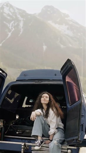 Khruangbin - Texas Sun / Music Clip