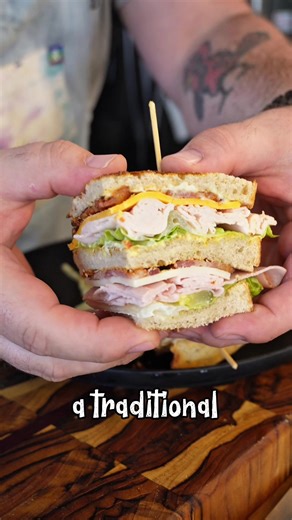 Cómo preparar un sándwich club tradicional