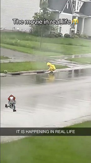 IT 2017 Pennywise Prank on Friends Gone Wrong