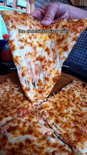 Cheesiest Pizza Recipe: A Cheese Lover's Dream