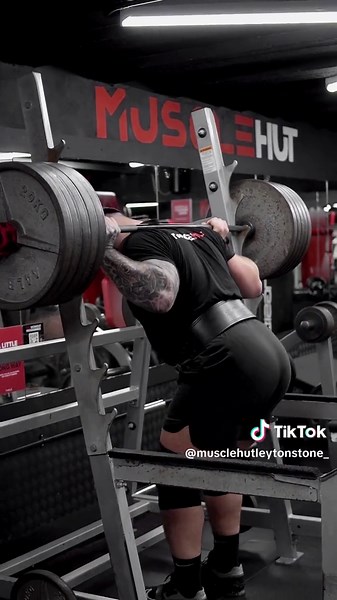 Crushing Legs at Muscle Hut Leytonstone