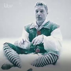 Christmas is coming early....#GordonGinoandFred is back on December 16th on ITV and we're in a search for Santa 🎅 ! And if you can't wait till then there's always America: https://link.itv.com/GGFXmas | Gordon Ramsay