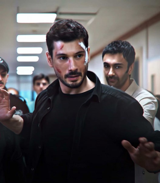 Exploring the Depths of 'Hudutsuz Sevada' Series