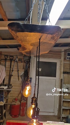 Rustikale Deckenlampe aus Eichenbohle selbstgemacht