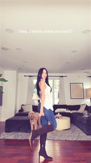 Skinny Jeans Outfit Ideas for 2023