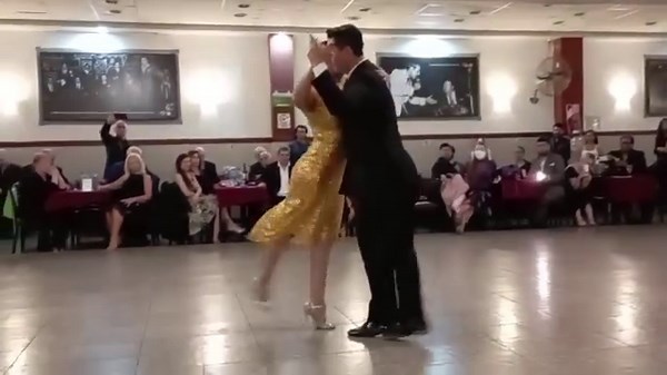 15K views · 1.8K reactions |  Alexa Yepes & Edwin Espinosa en Milonga La Baldosa!! 2/3 Viernes 18 de agosto 2023 | Milonga "La Baldosa" | Facebook