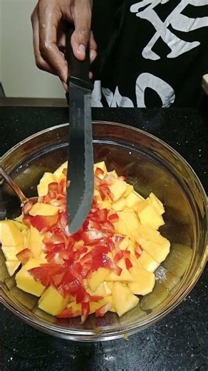 Easy Mango Salsa Recipe 🥭 | Quick & Fresh#shorts #chelseaandbelle