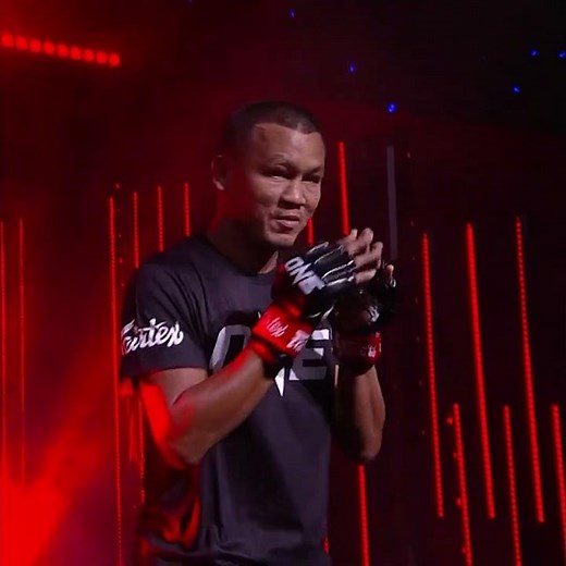 BANGER ALERT ⚠️ The legendary Seksan enters the ring on The Inner Circle Superfan fights!