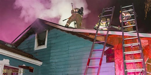 Firefighters battle two SE Portland fires overnight
