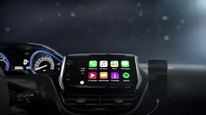 Il Nuovo SUV #Peugeot2008 ha la funzione Mirror Screen, basata su MirrorLink e Apple Carplay, duplica lo schermo degli smartphone compatibili sul Touchscreen dell'auto. | Peugeot