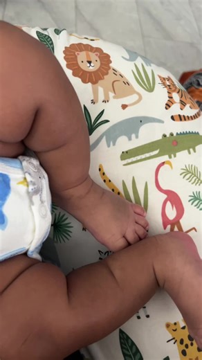 When mommy comes home and hits your with milk straight from the boobie 🤱 #breastfedbabe #chunkybaby