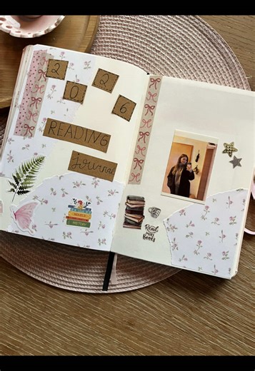 Beginner's Guide to Book Journaling 📖✨