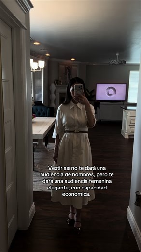 Elegante Estilo Femenino: Atrae Audiencia con Clase