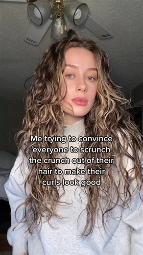Achieve Beautiful Curls with the Scrunch Away the Crunch Method