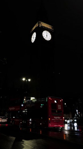 Explore London at Night: Big Ben and Iconic Buses