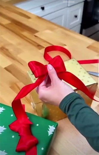 Easy bow trick for Christmas