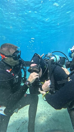 It is incredibly beneficial for diving instructors to take new classes to expand knowledge, put them out of their comfort zone and remember how it feels to be faced with mastering new skills. This fits in well with the Human Factors philosophy that is at the heart of all classes at Underworld and all our instructors try to take at least one new class every year. In support of this, Lanny went to visit our friends at trippydivers in Cozumel to compete the SSI Classified Diver instructor programme