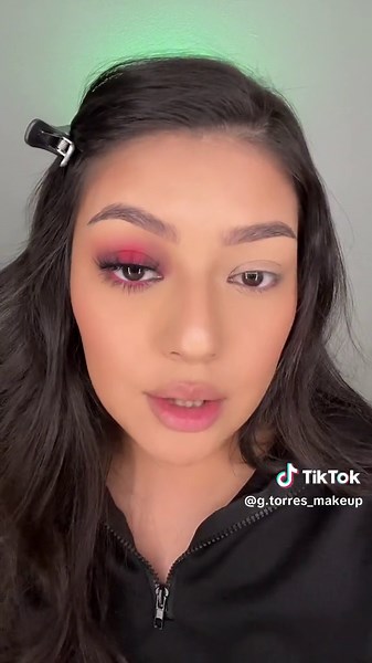 Soft Pink Halo Eye Makeup Tutorial