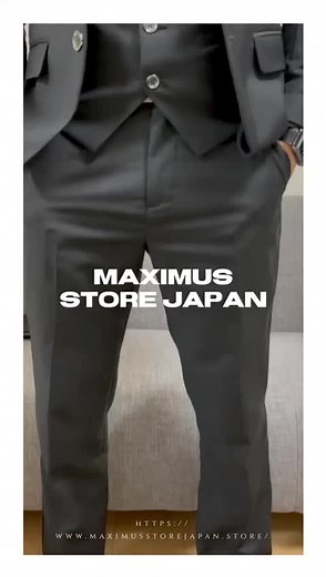 スタイリッシュなスーツの男性は自信とエレガンスを放つ。オーダーメイドのスーツ、高品質のシャツ、ノットの完璧なネクタイ、ダークトーンのレザーシューズなど、細部への注意が際立つ。姿勢とアクセサリーも洗練され、クラシックなエレガンスを体現する。#イケメン男子 #イケメン彼氏 #イケメンズ #スーツ #スーツ男子