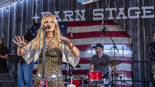 Jessica Simpson returns to stage for first time in 15 years, debuts new song