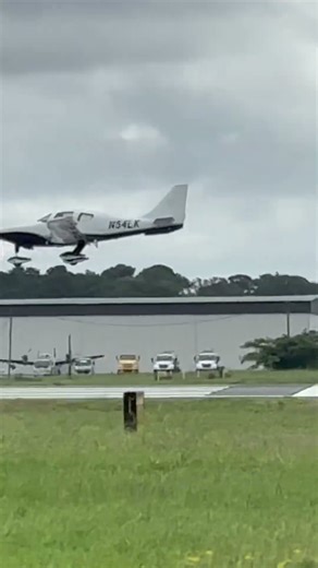 Sr-22 landing in ORF ￼#aviation #sr22 #mid #shorts #fypシ #youtube #tiktok #automobile #landing #w