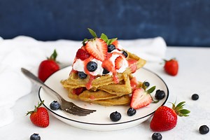 Easy Overnight Oatmeal Waffles - The perfect make-ahead breakfast!