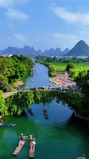 The mountains and waters of Guilin are the finest under heaven, and those of Yangshuo are the finest in Guilin! 桂林山水甲天下，阳朔山水甲桂林！#China #中国旅游 #Chinatourism #guilin #桂林