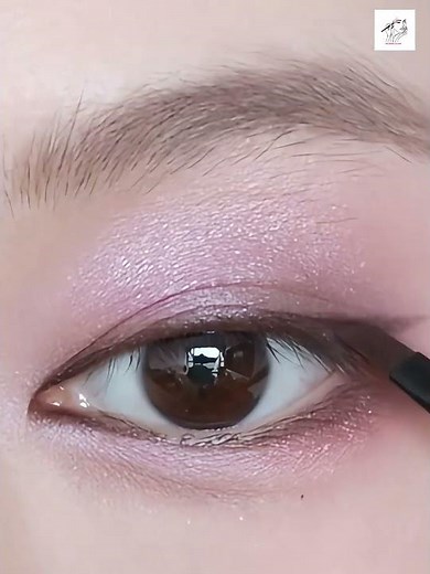 How to Do Eye Makeup Step by Step (Beginner Friendly)