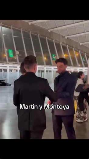 lo mas random que he visto en mi vida Martin y Montoya en la misma sala es mi ultimo que esperaba ver #martinurrutia #montoya #fyp #dial #viral @martin @Montoya
