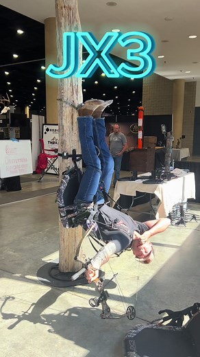 JX3 Hybrid Saddle 2023 world deer expo@JX3Outdoors #onyourownoutdoors #camodust #saddlehunting #saddlehunting #mobilehunting #bowhunting #bowhunt #hunting #huntingseason #deerhunt #deerhuntercheck #comfortable